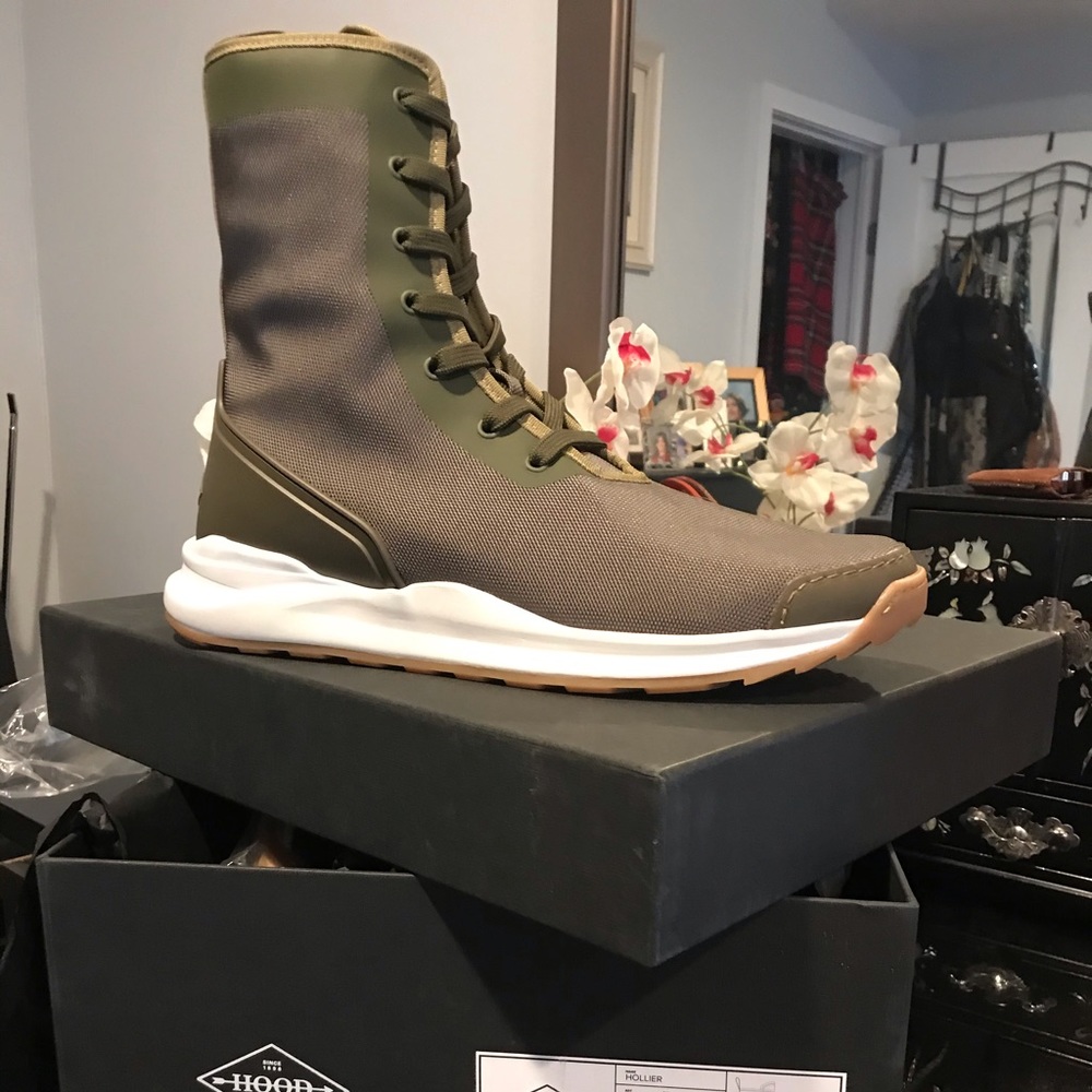 Hood Hollier rubber boots sizes 6 and 12 NWT